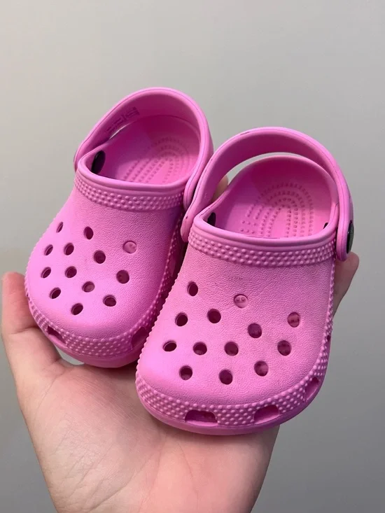 Crocs Pink Baby Toddler Crocs size 2 3 - Picture 1 of 3